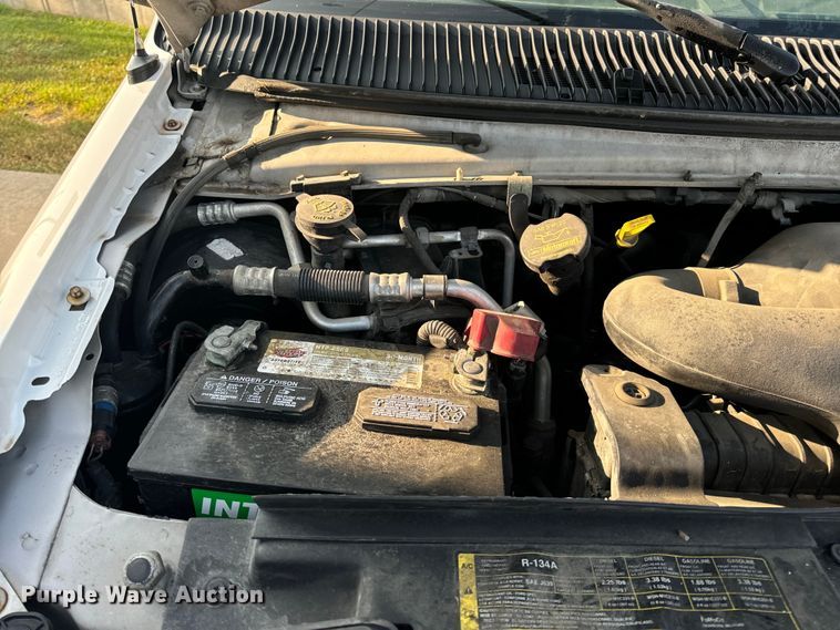 image for item EH7017 2011 Ford E250 utility van