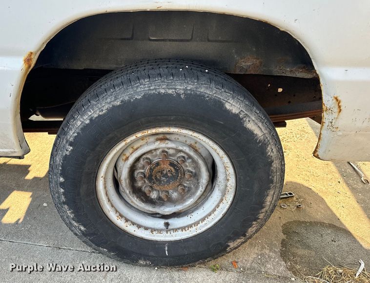 image for item EH7017 2011 Ford E250 utility van