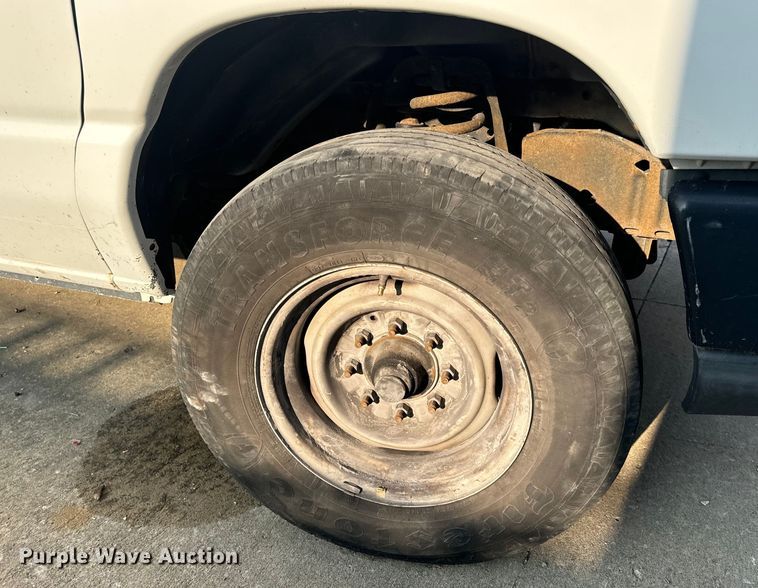 image for item EH7017 2011 Ford E250 utility van