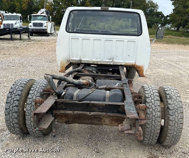 image for item EH7024 1985 Ford F350 pickup truck cab and chassis