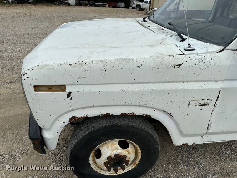 image for item EH7024 1985 Ford F350 pickup truck cab and chassis