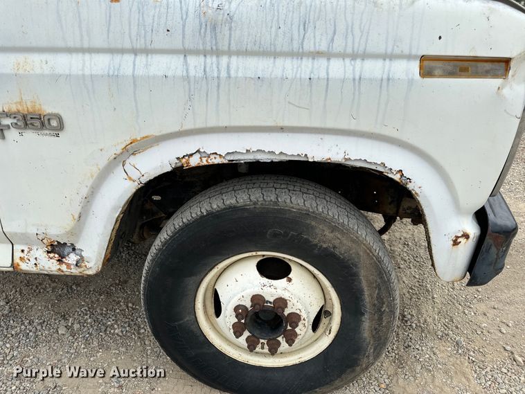 image for item EH7024 1985 Ford F350 pickup truck cab and chassis