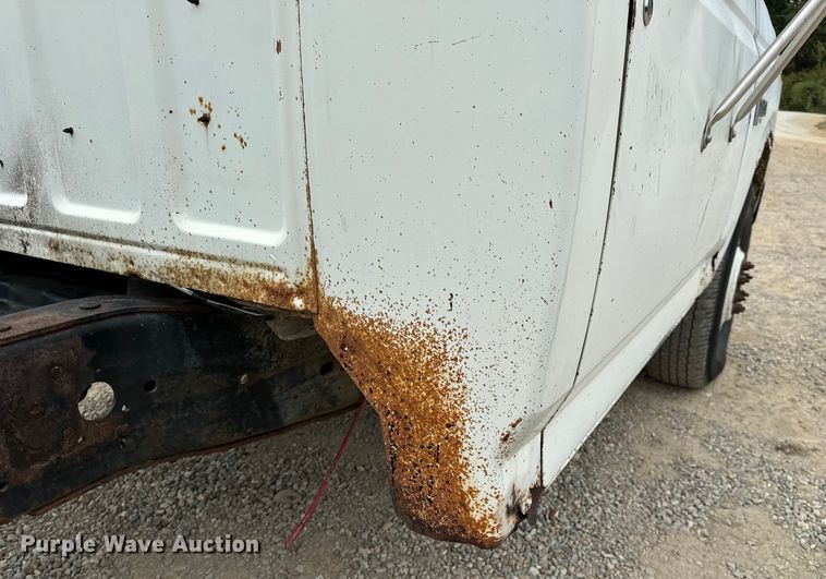 image for item EH7024 1985 Ford F350 pickup truck cab and chassis