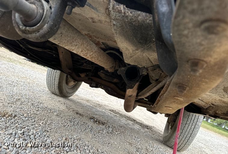 image for item EH7024 1985 Ford F350 pickup truck cab and chassis