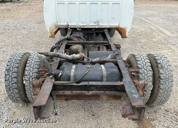 image for item EH7024 1985 Ford F350 pickup truck cab and chassis
