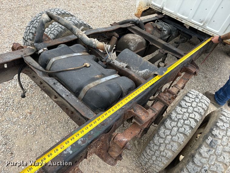 image for item EH7024 1985 Ford F350 pickup truck cab and chassis