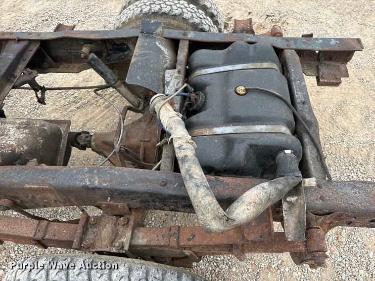 image for item EH7024 1985 Ford F350 pickup truck cab and chassis