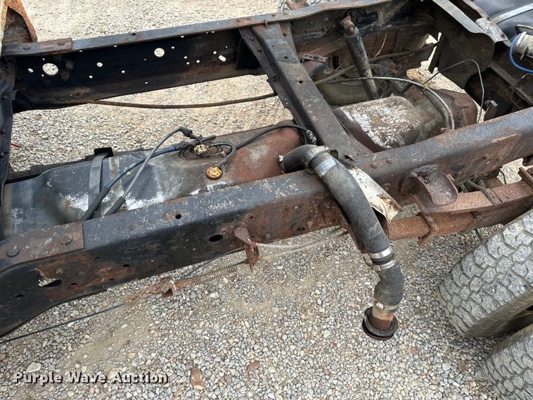 image for item EH7024 1985 Ford F350 pickup truck cab and chassis