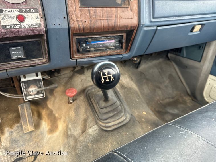 image for item EH7024 1985 Ford F350 pickup truck cab and chassis