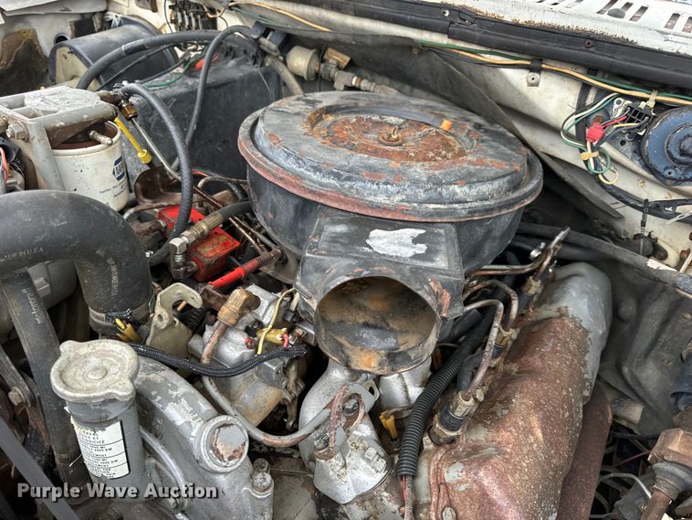 image for item EH7024 1985 Ford F350 pickup truck cab and chassis