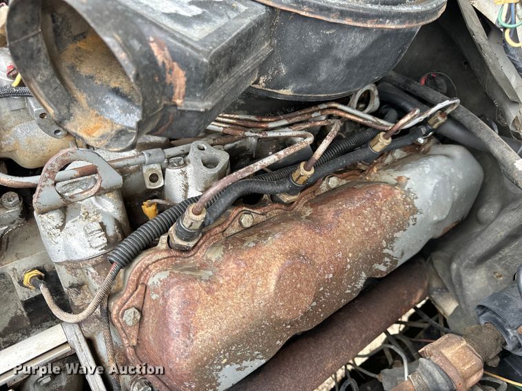 image for item EH7024 1985 Ford F350 pickup truck cab and chassis