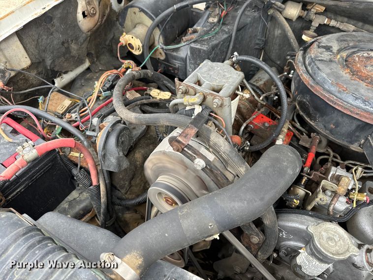 image for item EH7024 1985 Ford F350 pickup truck cab and chassis