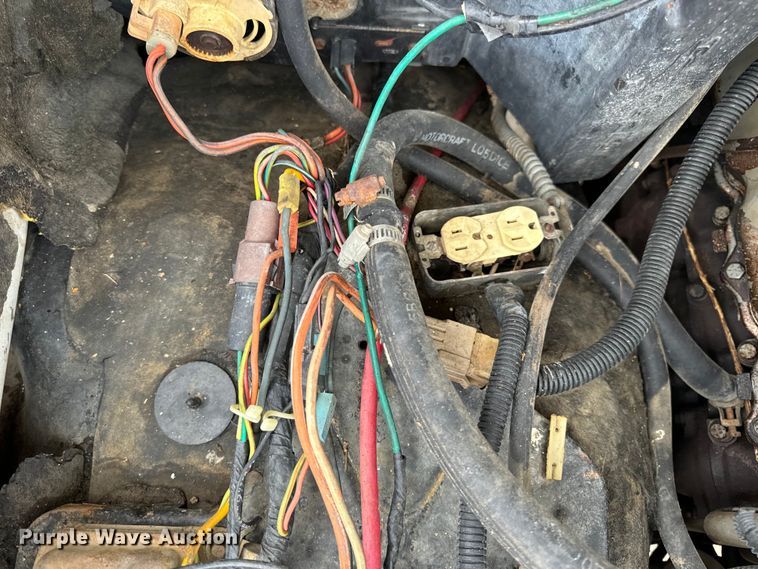 image for item EH7024 1985 Ford F350 pickup truck cab and chassis