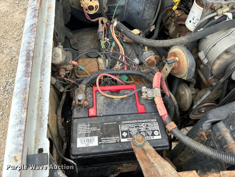 image for item EH7024 1985 Ford F350 pickup truck cab and chassis