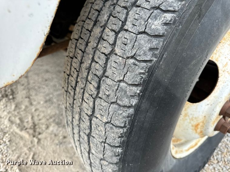 image for item EH7024 1985 Ford F350 pickup truck cab and chassis