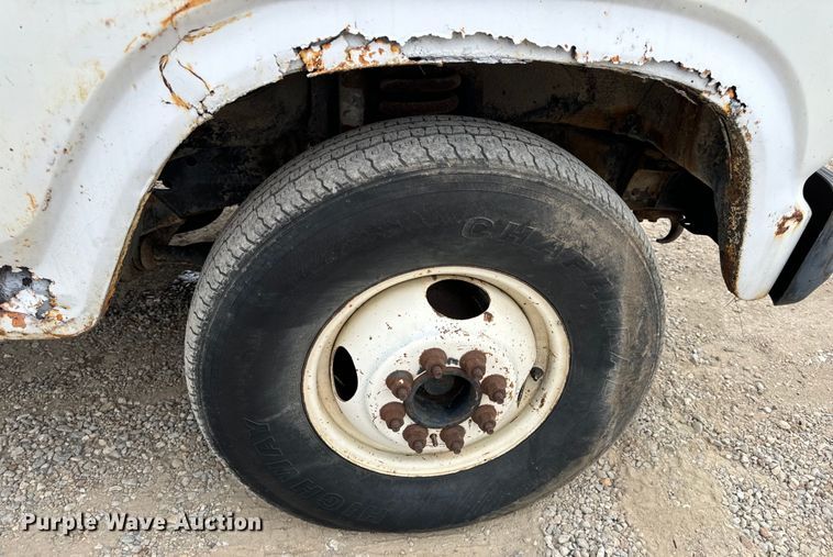 image for item EH7024 1985 Ford F350 pickup truck cab and chassis