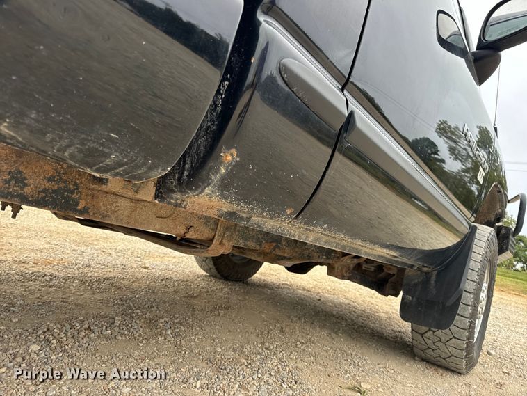 image for item EH7026 2003 Dodge Ram 2500 SLT pickup truck