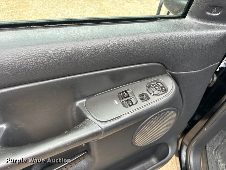 image for item EH7026 2003 Dodge Ram 2500 SLT pickup truck