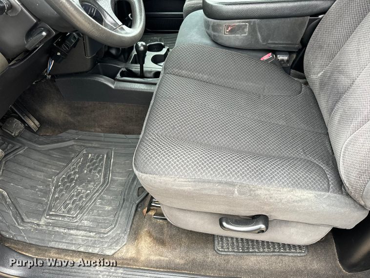 image for item EH7026 2003 Dodge Ram 2500 SLT pickup truck