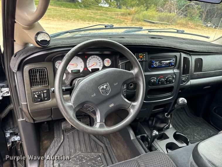 image for item EH7026 2003 Dodge Ram 2500 SLT pickup truck