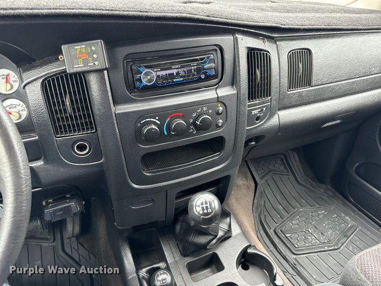 image for item EH7026 2003 Dodge Ram 2500 SLT pickup truck