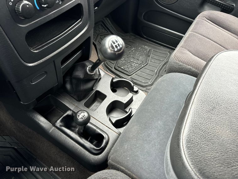 image for item EH7026 2003 Dodge Ram 2500 SLT pickup truck