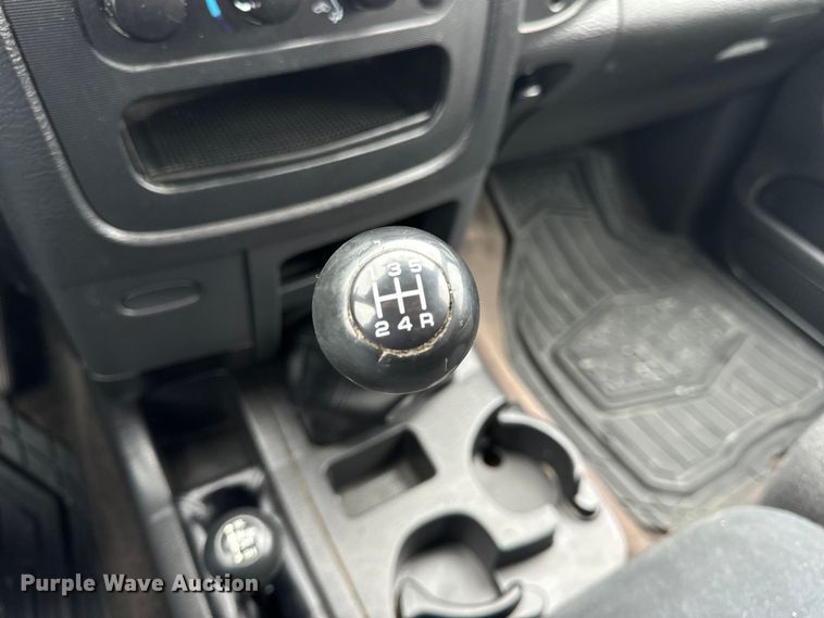 image for item EH7026 2003 Dodge Ram 2500 SLT pickup truck