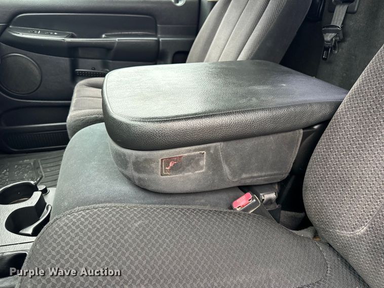 image for item EH7026 2003 Dodge Ram 2500 SLT pickup truck