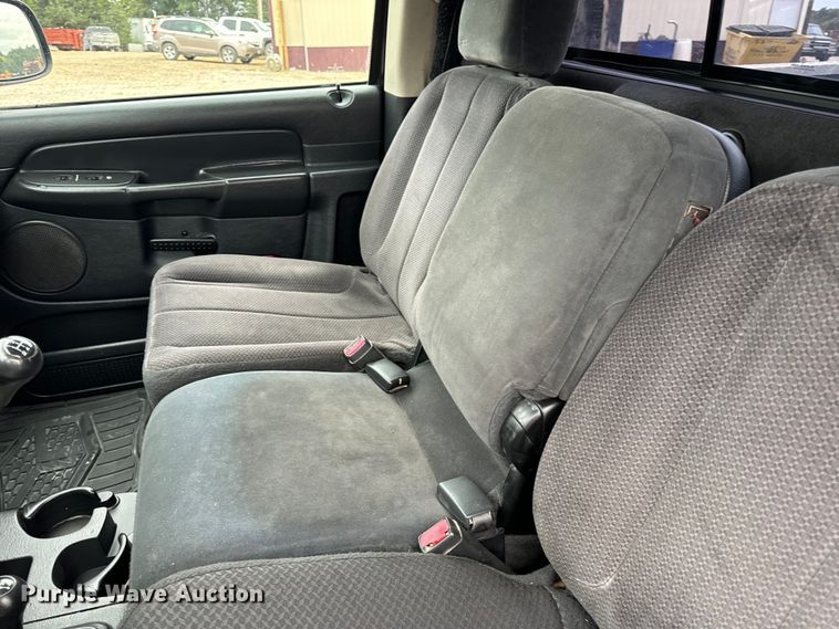 image for item EH7026 2003 Dodge Ram 2500 SLT pickup truck