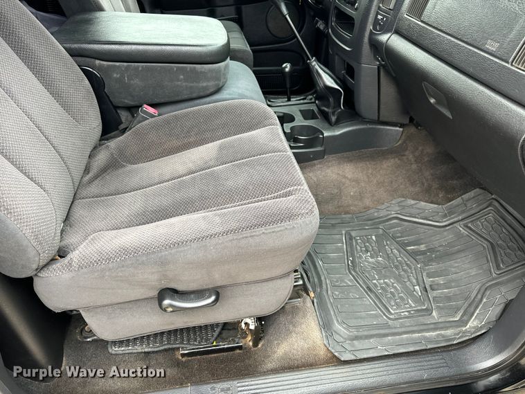 image for item EH7026 2003 Dodge Ram 2500 SLT pickup truck