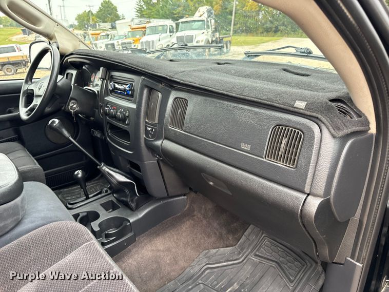 image for item EH7026 2003 Dodge Ram 2500 SLT pickup truck