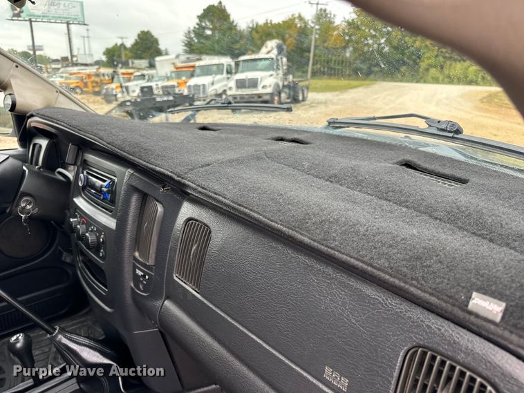 image for item EH7026 2003 Dodge Ram 2500 SLT pickup truck