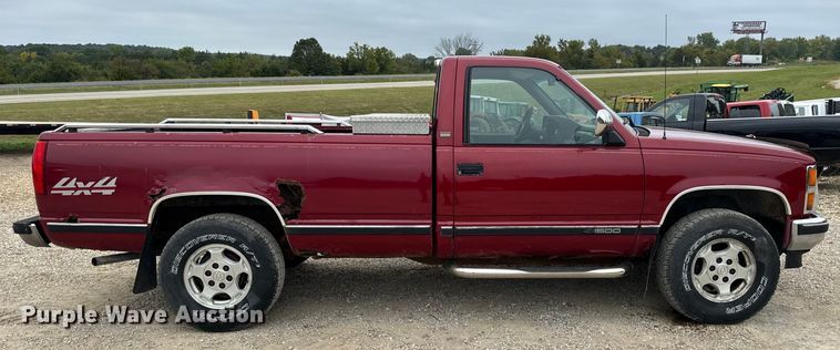 image for item EH7027 1990 Chevrolet  K1500 pickup truck