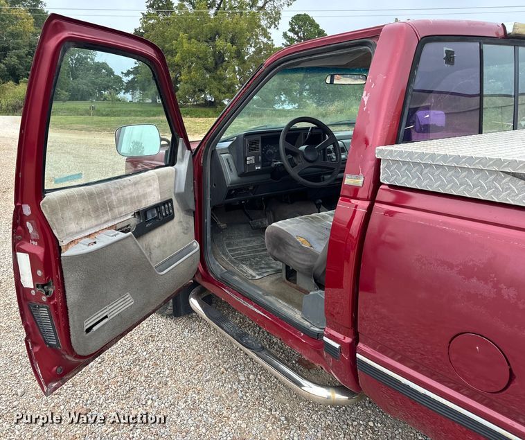 image for item EH7027 1990 Chevrolet  K1500 pickup truck