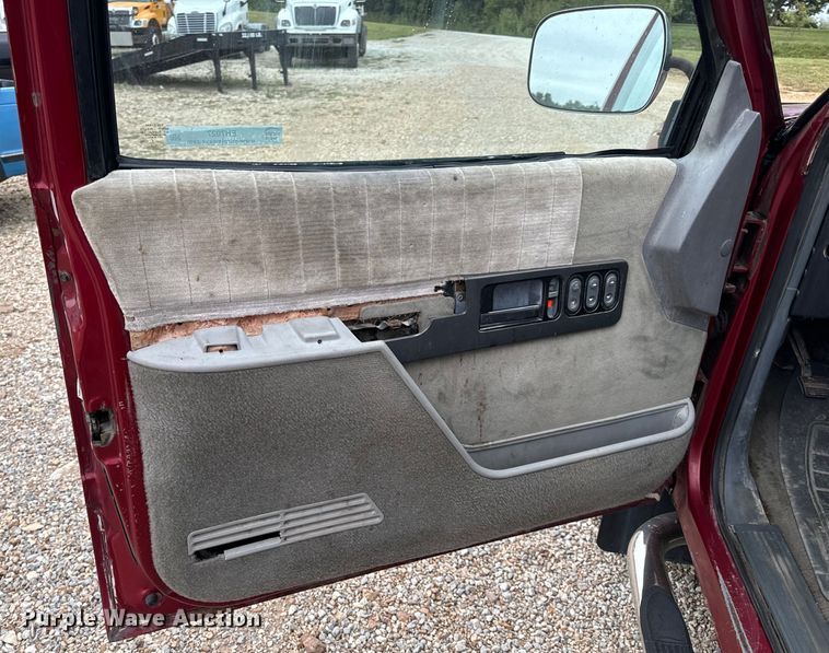 image for item EH7027 1990 Chevrolet  K1500 pickup truck