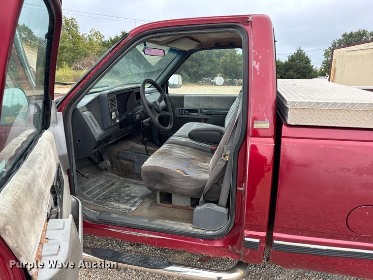 image for item EH7027 1990 Chevrolet  K1500 pickup truck