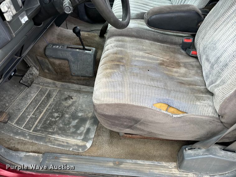 image for item EH7027 1990 Chevrolet  K1500 pickup truck