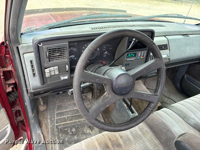 image for item EH7027 1990 Chevrolet  K1500 pickup truck