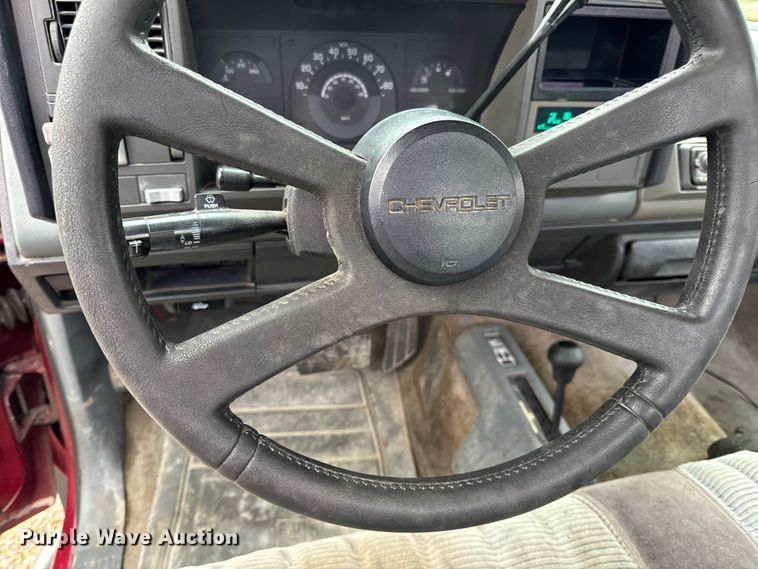 image for item EH7027 1990 Chevrolet  K1500 pickup truck