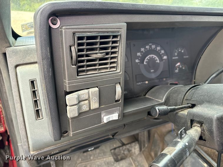 image for item EH7027 1990 Chevrolet  K1500 pickup truck