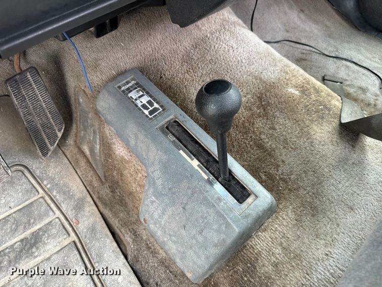 image for item EH7027 1990 Chevrolet  K1500 pickup truck