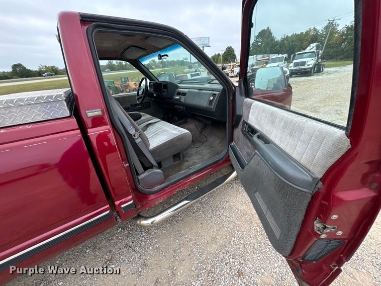 image for item EH7027 1990 Chevrolet  K1500 pickup truck