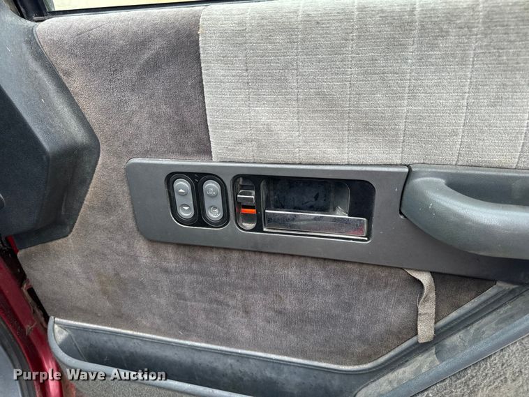 image for item EH7027 1990 Chevrolet  K1500 pickup truck