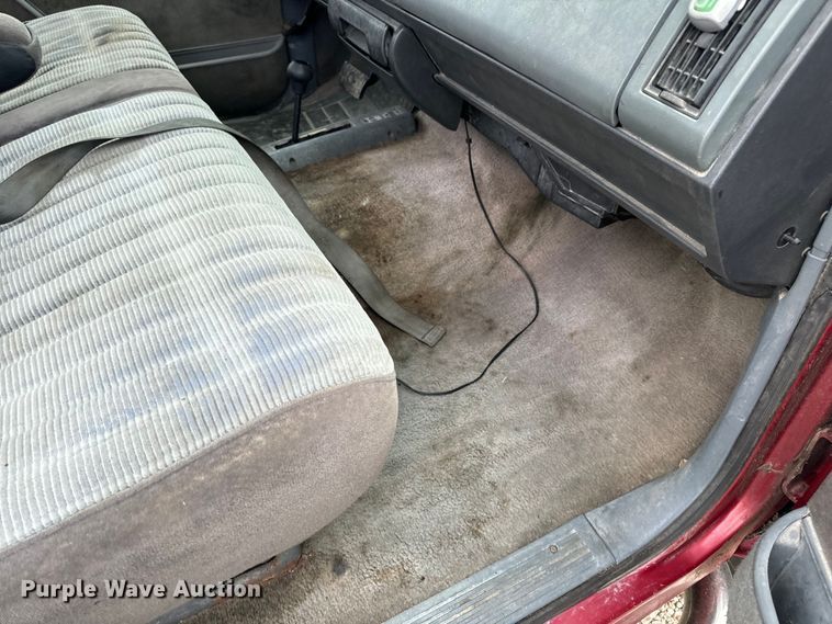 image for item EH7027 1990 Chevrolet  K1500 pickup truck