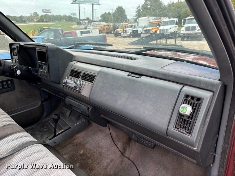 image for item EH7027 1990 Chevrolet  K1500 pickup truck