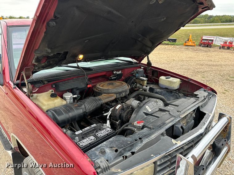 image for item EH7027 1990 Chevrolet  K1500 pickup truck