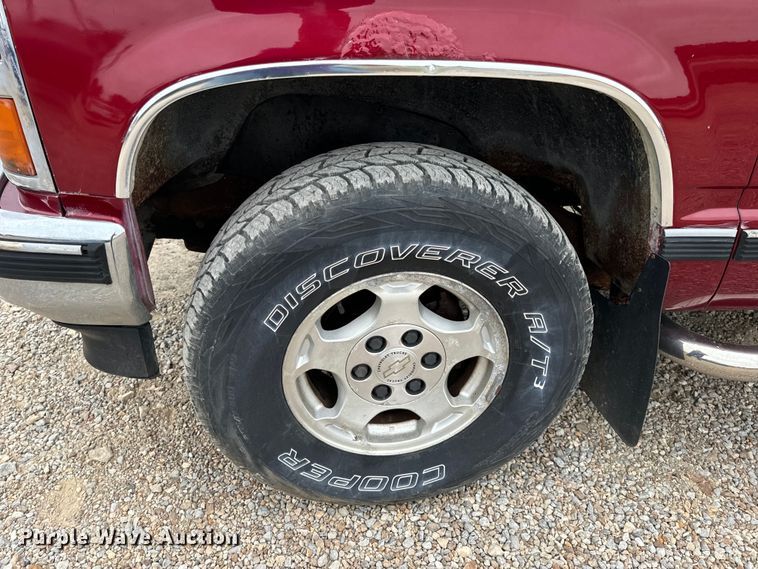 image for item EH7027 1990 Chevrolet  K1500 pickup truck