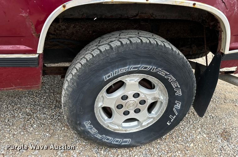 image for item EH7027 1990 Chevrolet  K1500 pickup truck