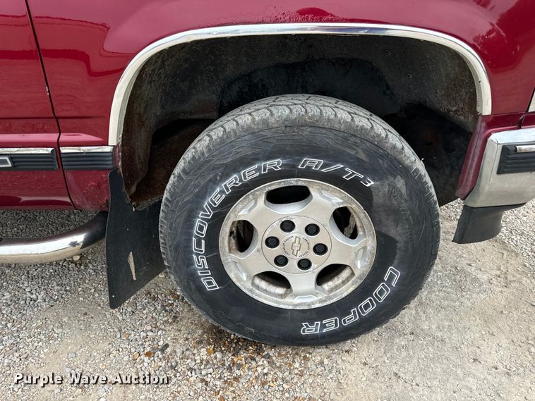 image for item EH7027 1990 Chevrolet  K1500 pickup truck