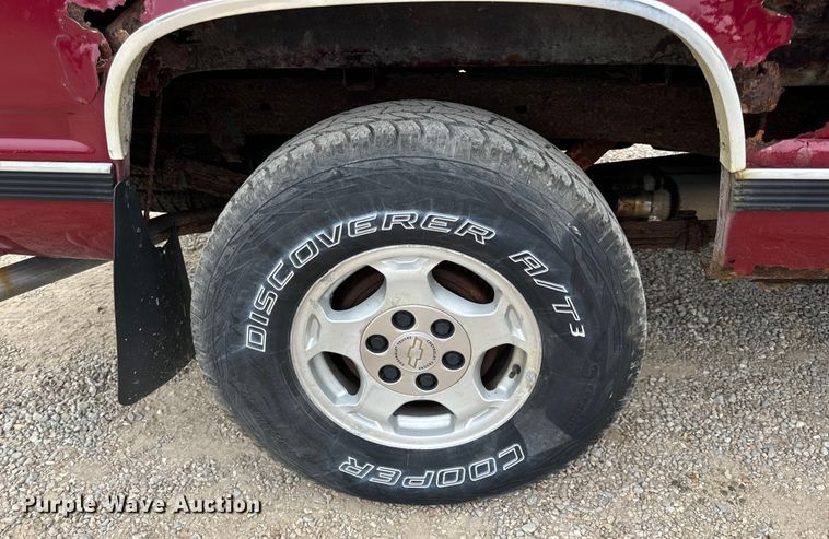 image for item EH7027 1990 Chevrolet  K1500 pickup truck